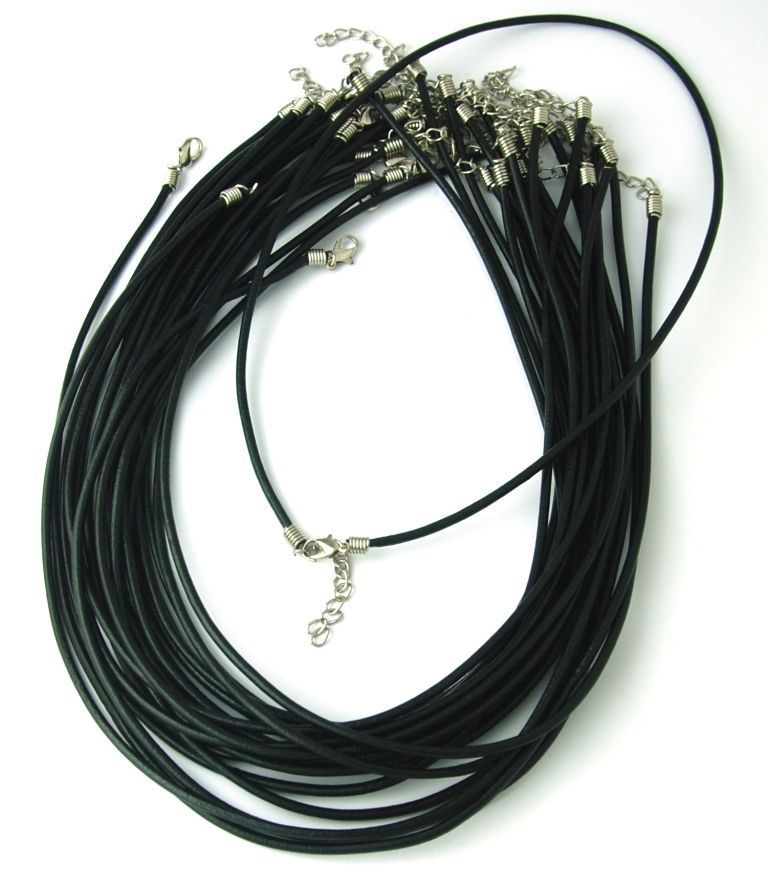 Čierny kožený náhrdelník